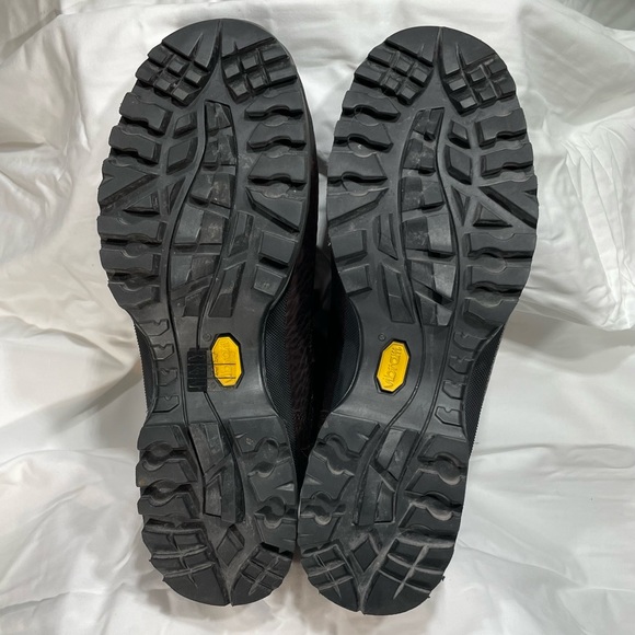 Han Wag Lhasa II women’s boots chestnut/asphalt only worn inside. NWOT - Picture 2 of 5